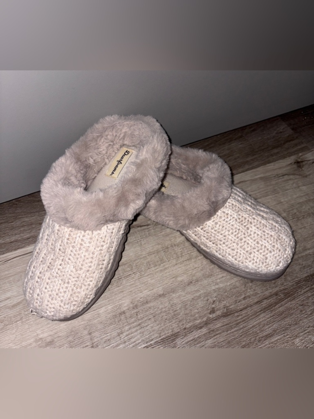 dearfoams Women's Plush Cable Knit Slide Slippers - Light Taupe